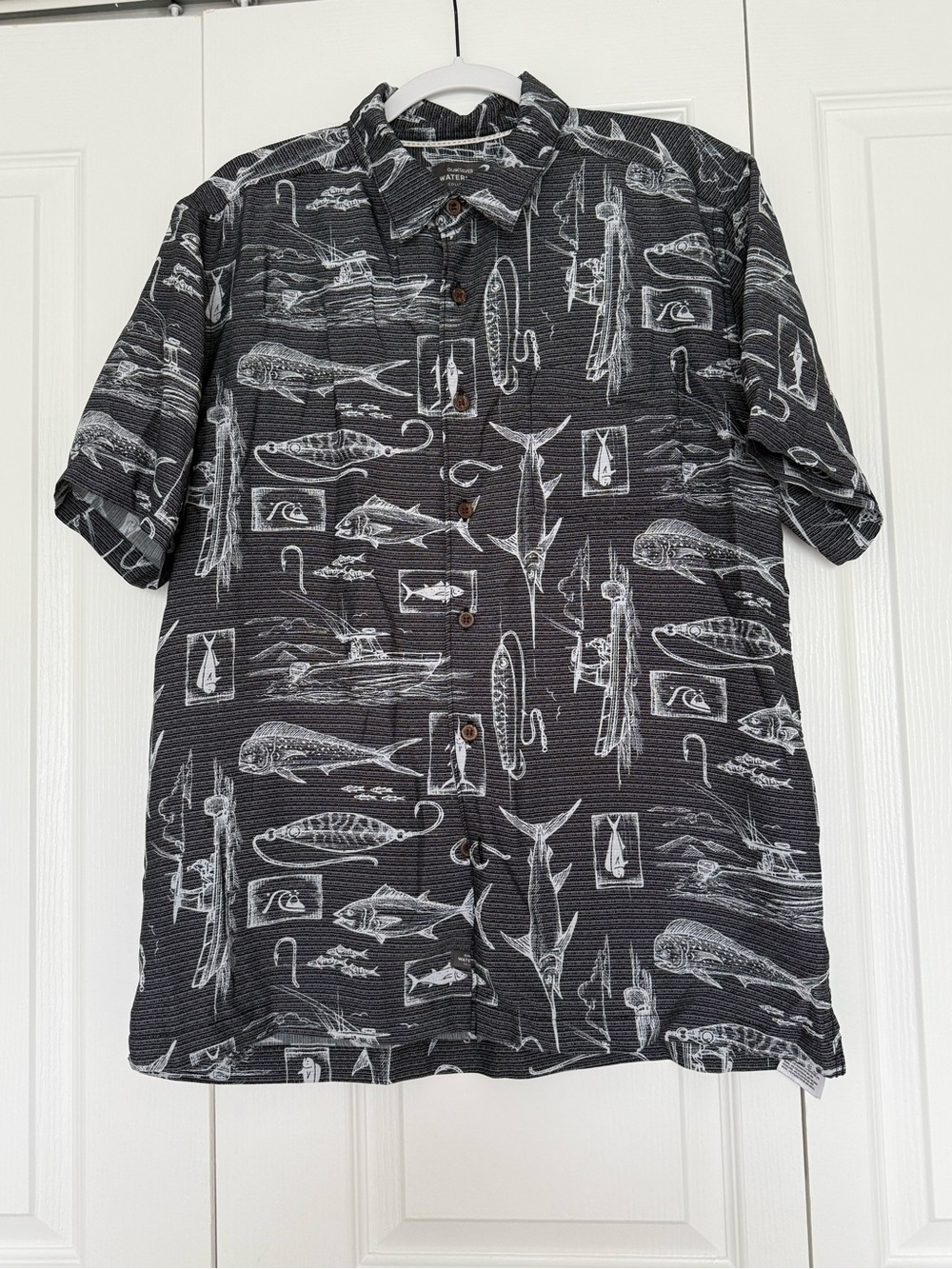NWOT Quiksilver Waterman Black and White Fishing Graphic Shirt, M